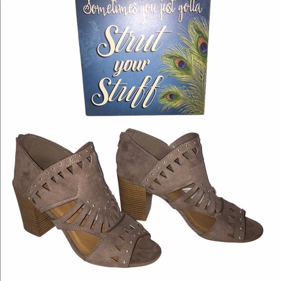 Sexy Qupid laser cut open toe booties - Picture 6 of 8